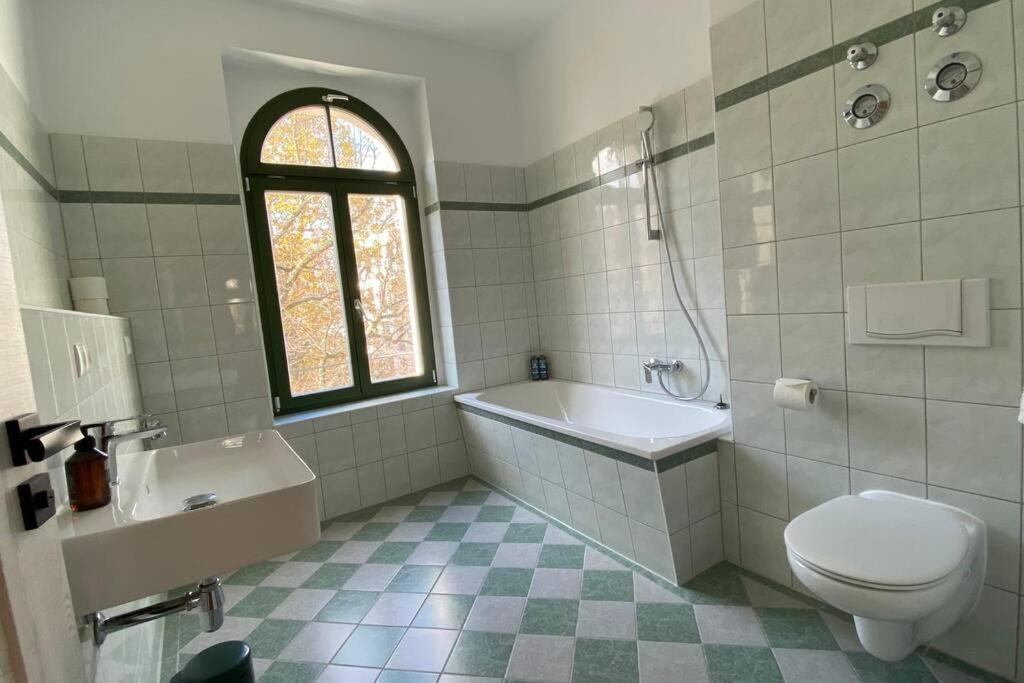 Chez Amis Arena Apartment Leipzig Bagian luar foto