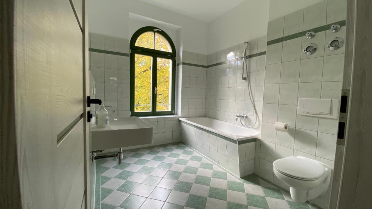 Chez Amis Arena Apartment Leipzig Bagian luar foto